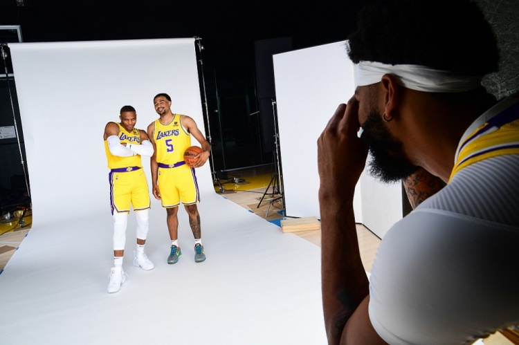 官方：李海新当选2025赛季中超金哨，唐顺齐当选银哨，傅明当选铜哨（中超官方公布2025赛季裁判评选：李海新获金哨，唐顺齐获银哨，傅明获铜哨）