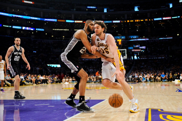 谢维军：收官战球票一下子就卖光了，我们全队上下也非常开心（谢维军：收官战门票瞬间售罄，全队上下倍感欣喜）