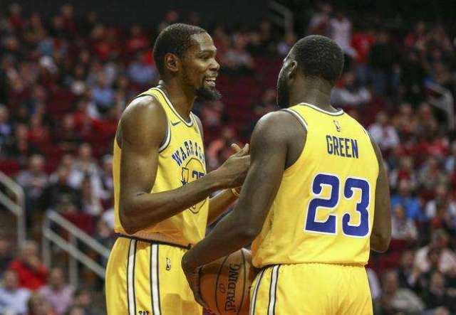 布伦森狂轰40分8助攻，本赛季4战魔术均砍下30+（布伦森轰下40分8助攻，本季对魔术四战场场30+）