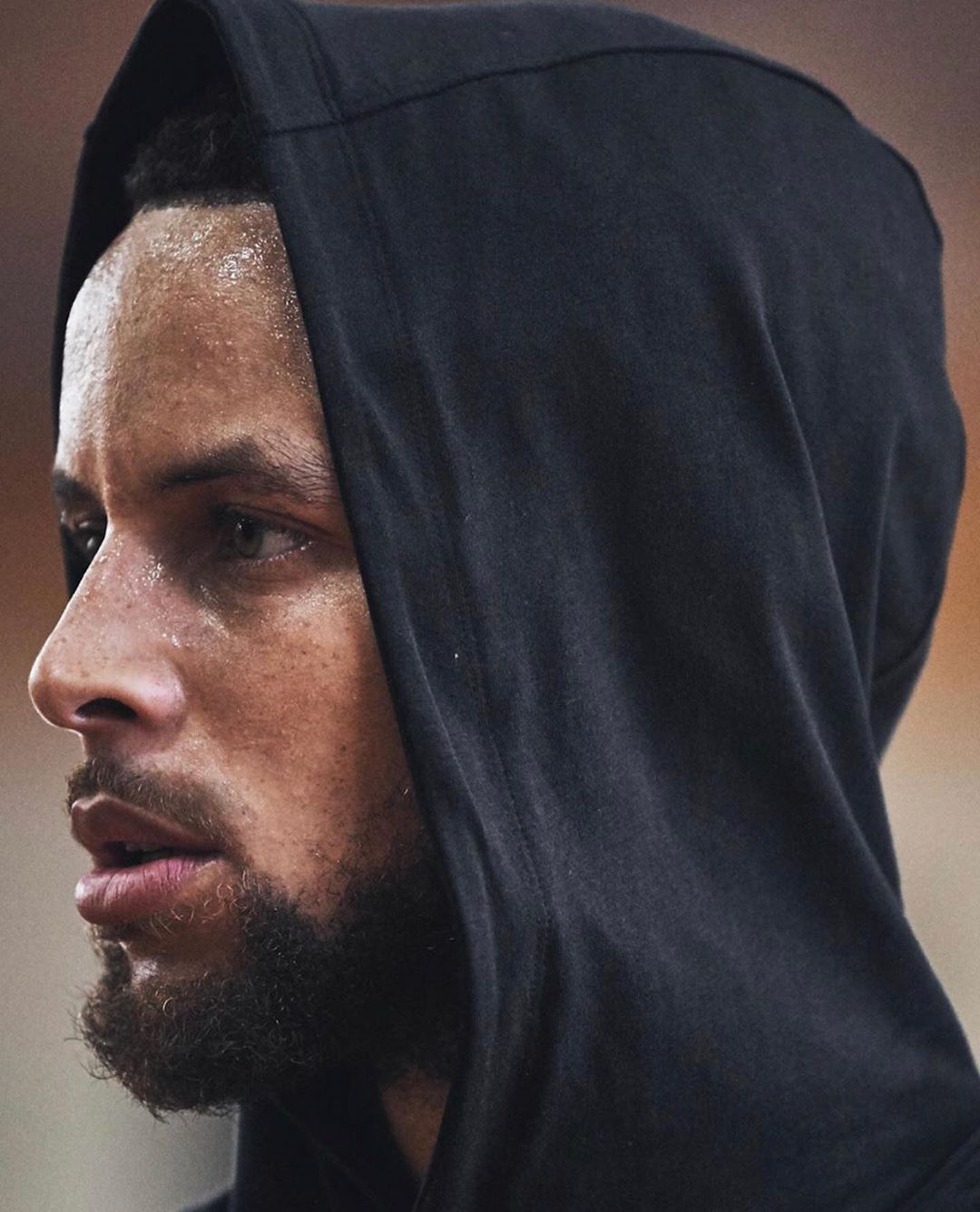 罗马诺：西蒙斯预计缺席莱比锡今日比赛，他已决定转投切尔西（罗马诺：西蒙斯或无缘莱比锡今战，已决定加盟切尔西）