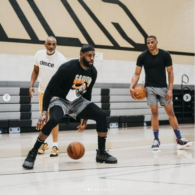 曼城宝藏多库周薪仅5万，6000万欧分期付款超值交易！（曼城捡到宝：多库周薪仅5万，6000万欧分期引进超划算）