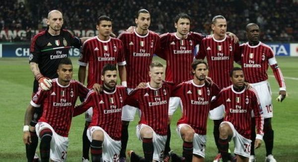 巴萨2026-27赛季复古球衣曝光：黑色主色调，青绿色粉色渐变条纹（巴萨2026／27赛季复古球衣曝光：主打黑色，青绿粉渐变条纹）