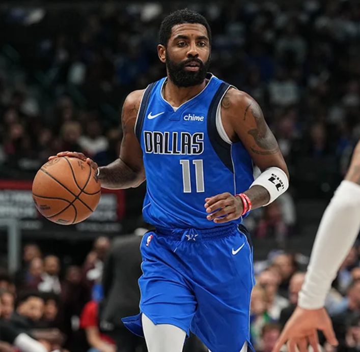 前塞尔塔队长马略性骚扰吉祥物罪名成立，被罚8000欧（前塞尔塔队长马略因性骚扰吉祥物被判有罪，罚款8000欧元）