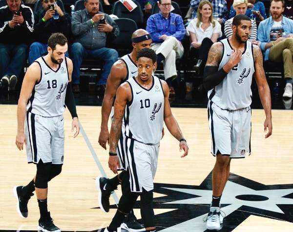 克莱谈莫兰特：说的都是些没脑子的话，没有任何深度（克莱评莫兰特：言辞欠思考，毫无深度）