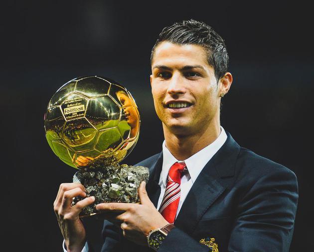 火力全开！李弘权三分命中 上海轰出11-0占据场上主动（火力拉满！李弘权三分穿网，上海打出11-0高潮掌控战局）