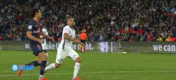 国安备战足协杯决赛，法比奥入选，韩佳奇随队助战，球队士气高昂。（国安冲刺足协杯决赛：法比奥入选名单，韩佳奇随队出征，士气正旺）