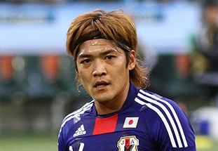 曼城赛季目标直指三冠王（曼城本季剑指三冠王）